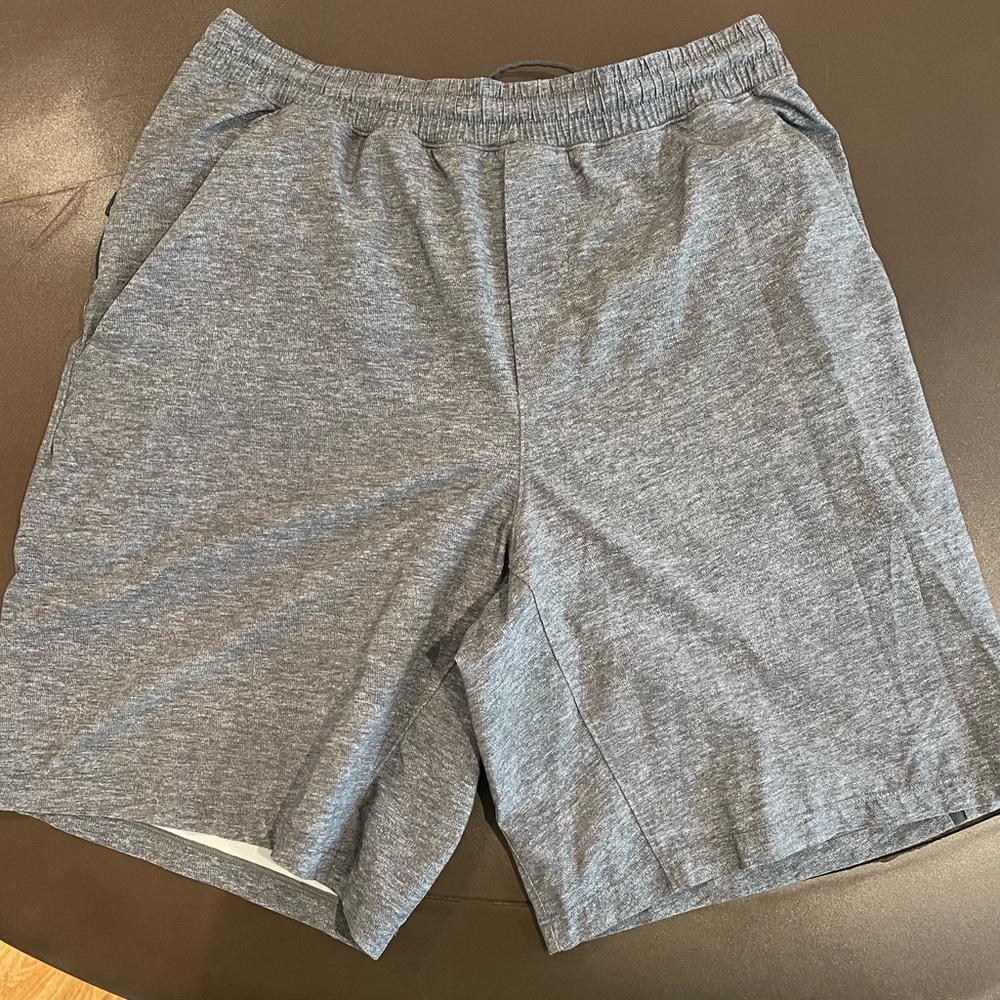 Lululemon Men's Heather Gray Pacebreaker shorts